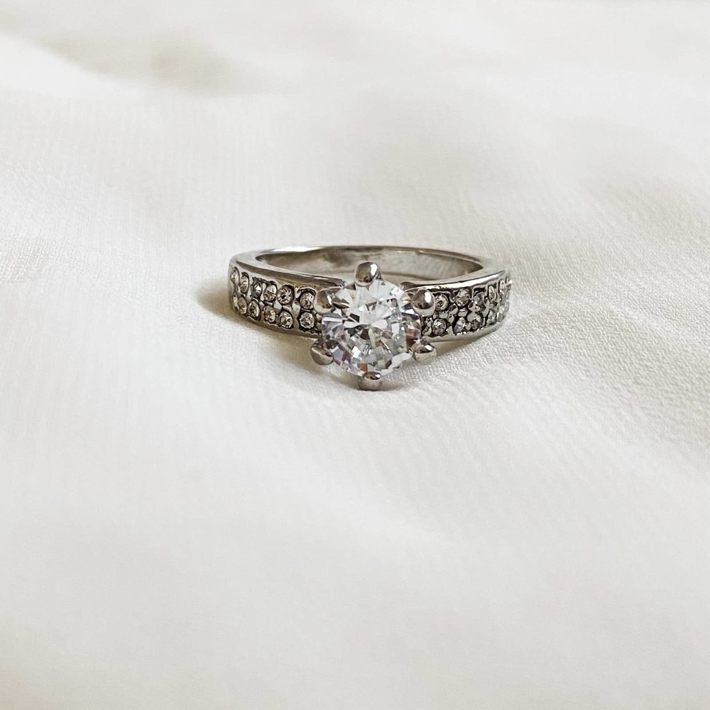 Vtg Silver Paved Solitaire Diamond Ring - image 6